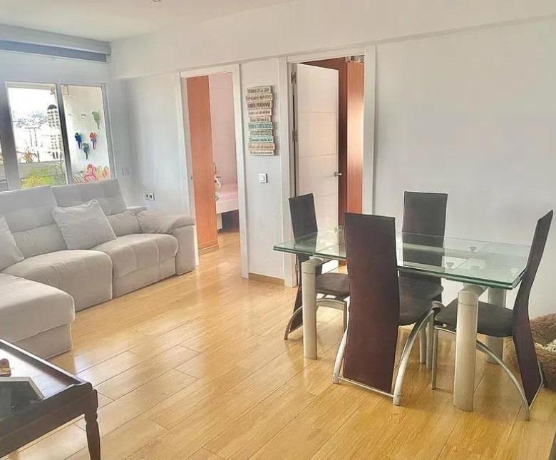 Vivienda bien situada con vistas despejadas.