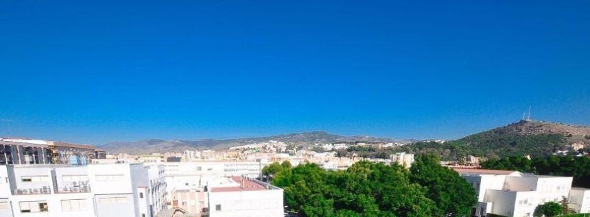¡Toca el cielo de Málaga! Espacioso, 3 habitaciones con vistas despejadas.