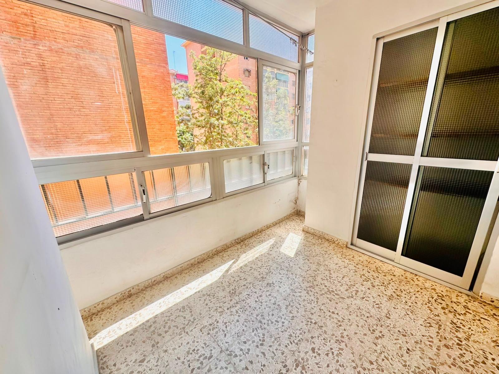 Piso exterior, haciendo esquina