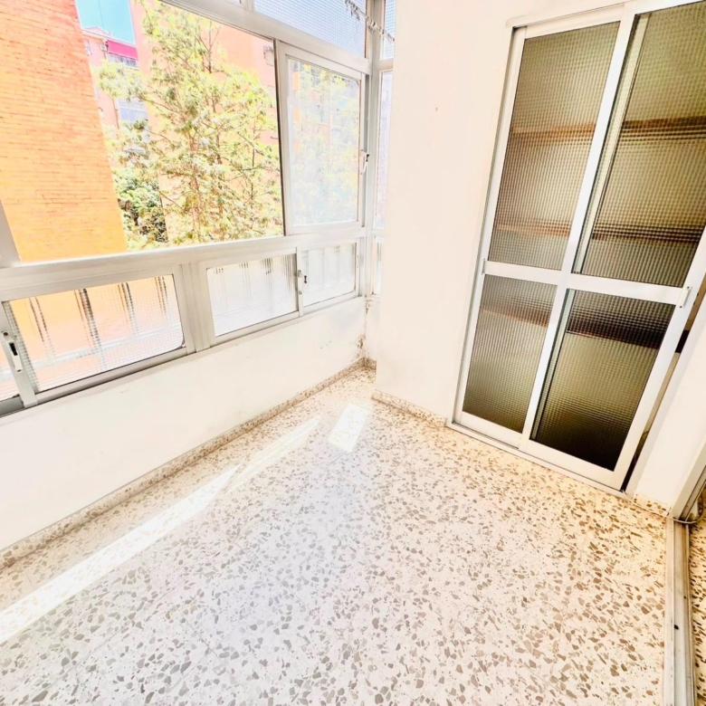 Piso exterior, haciendo esquina