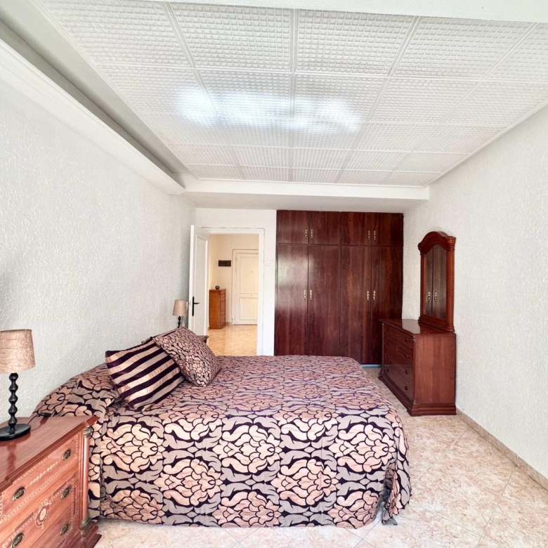 Piso Suarez-Martinez de la Rosa, buen tamaño y luminoso.