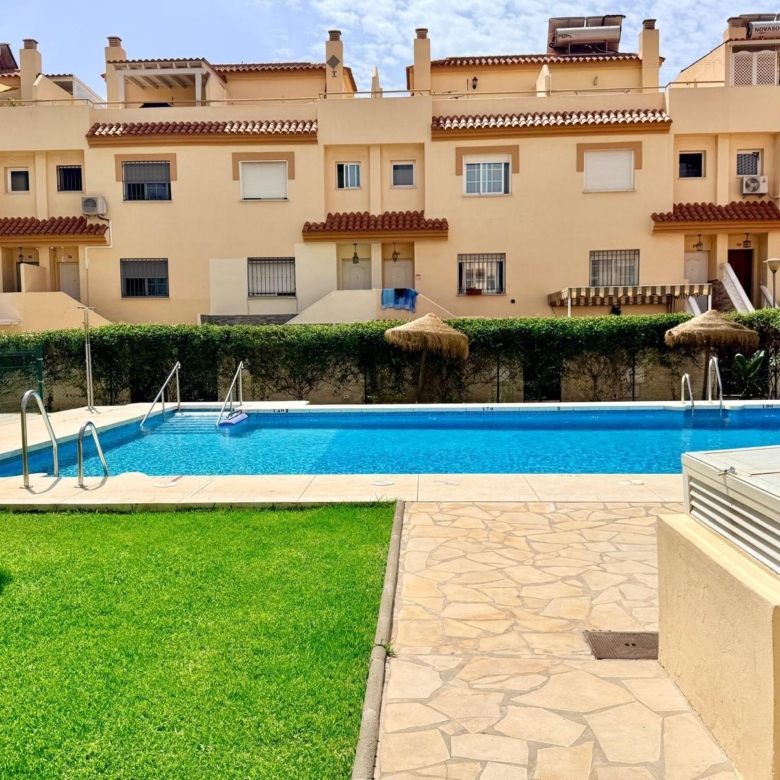 Fabulosa casa en Chilches con piscina.