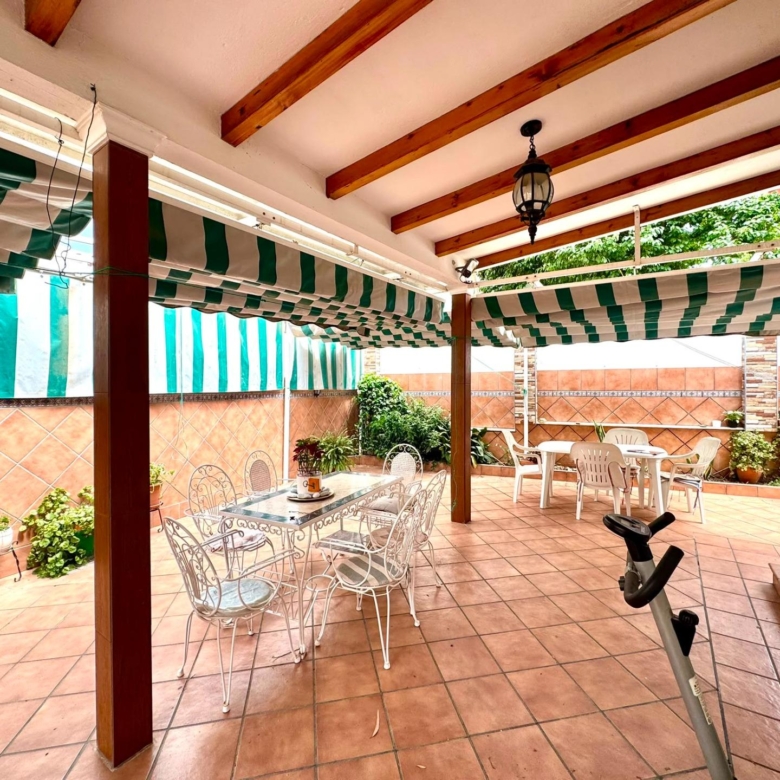 Villa independiente en Miraflores del Palo