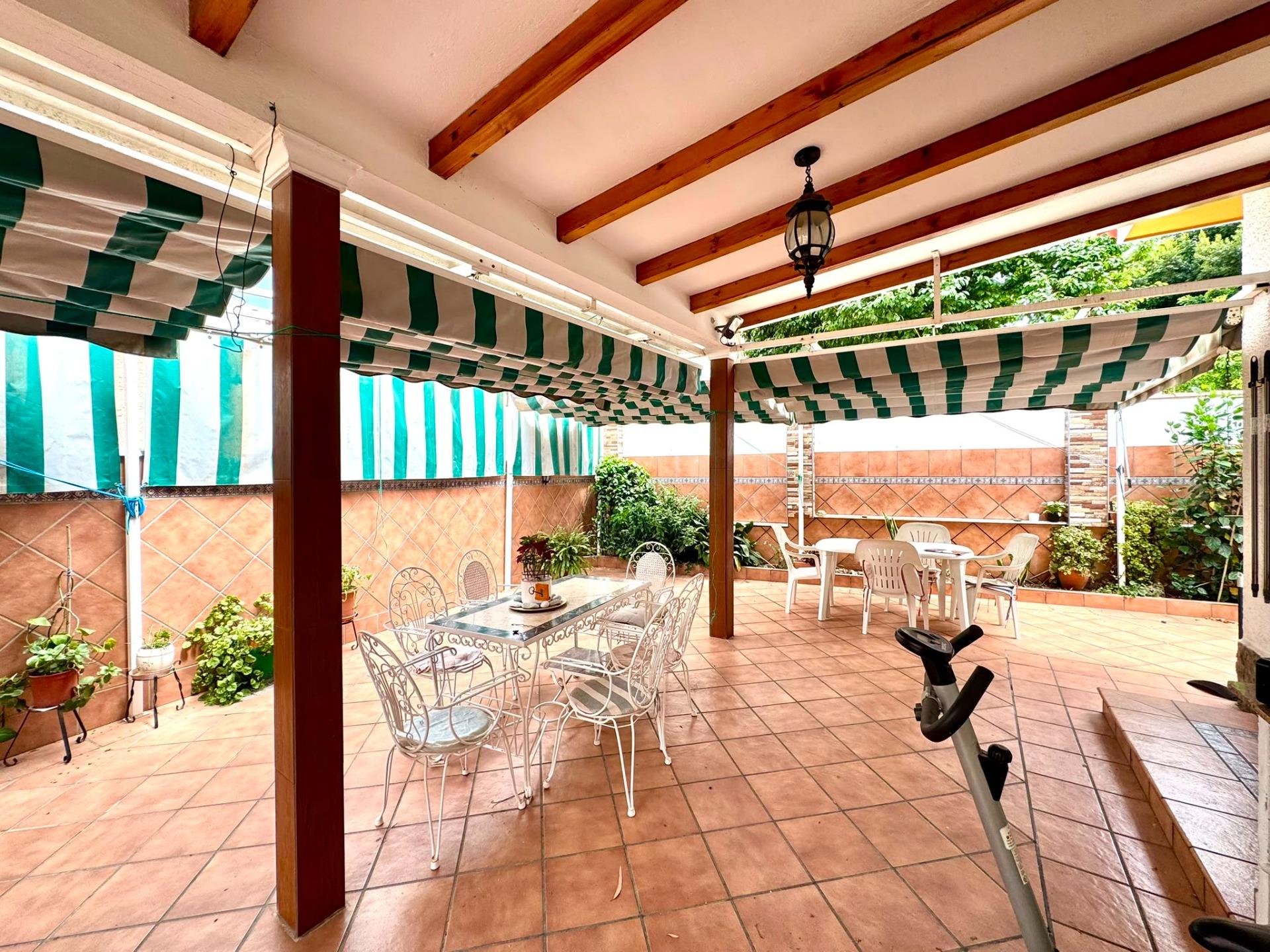 Villa independiente en Miraflores del Palo