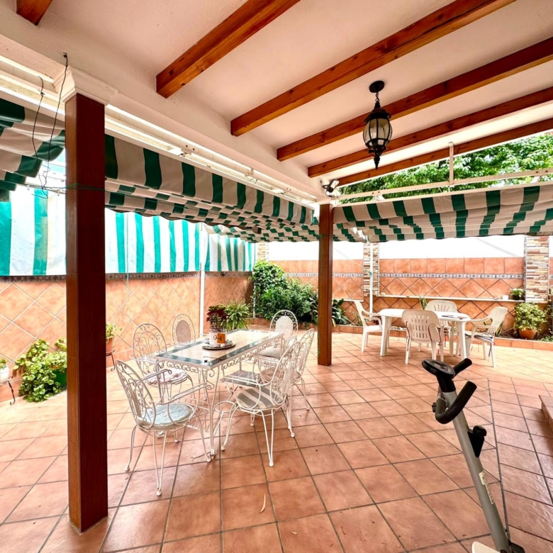 Villa independiente en Miraflores del Palo