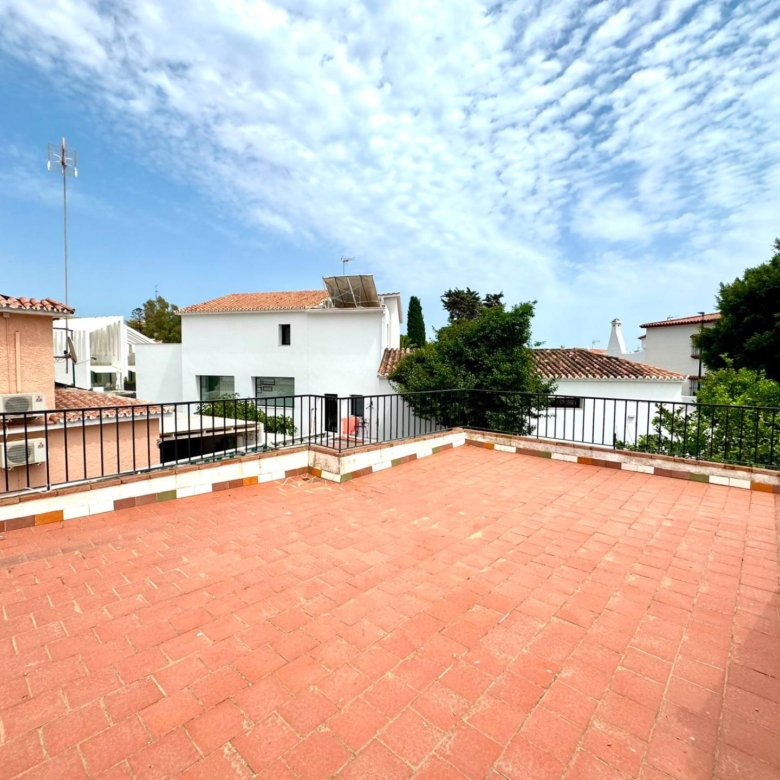 Villa independiente en Miraflores del Palo