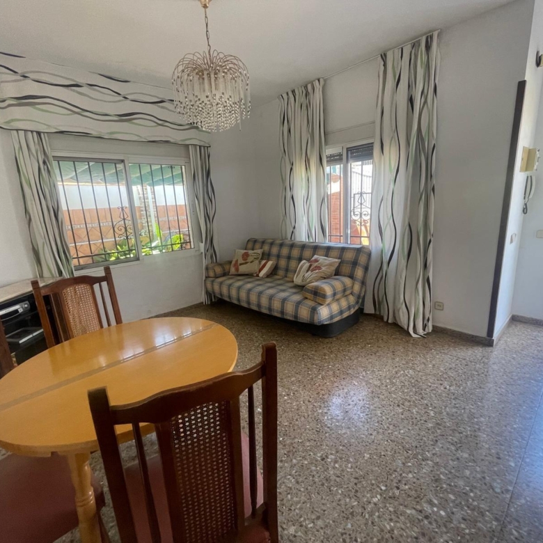 Villa independiente en Miraflores del Palo