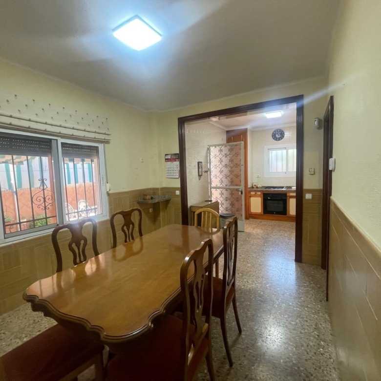 Villa independiente en Miraflores del Palo