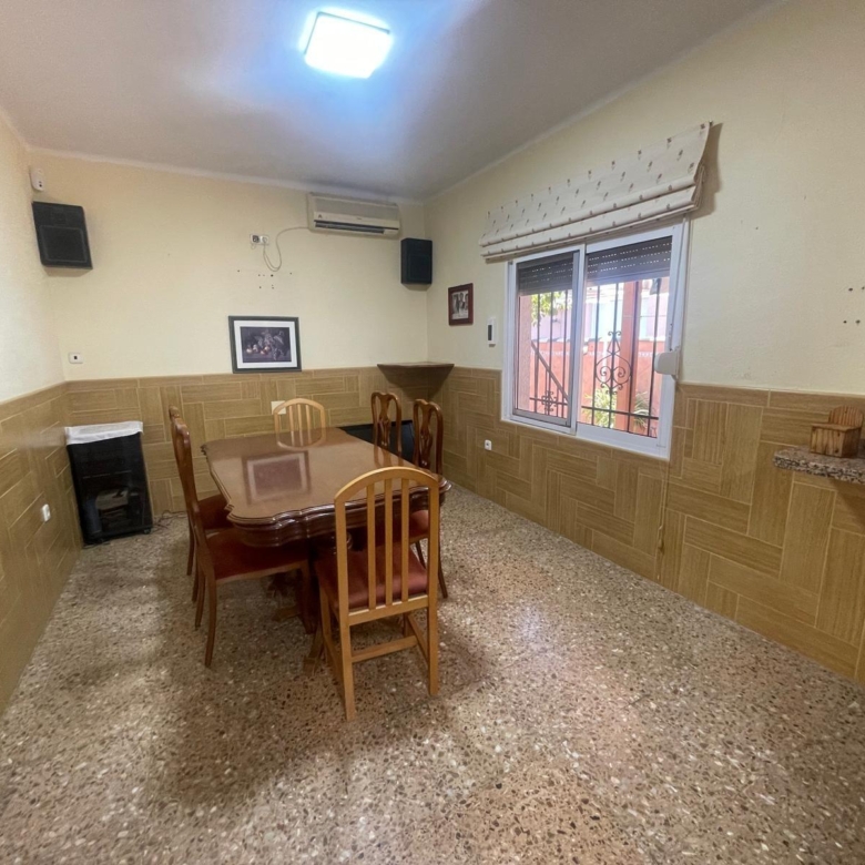 Villa independiente en Miraflores del Palo
