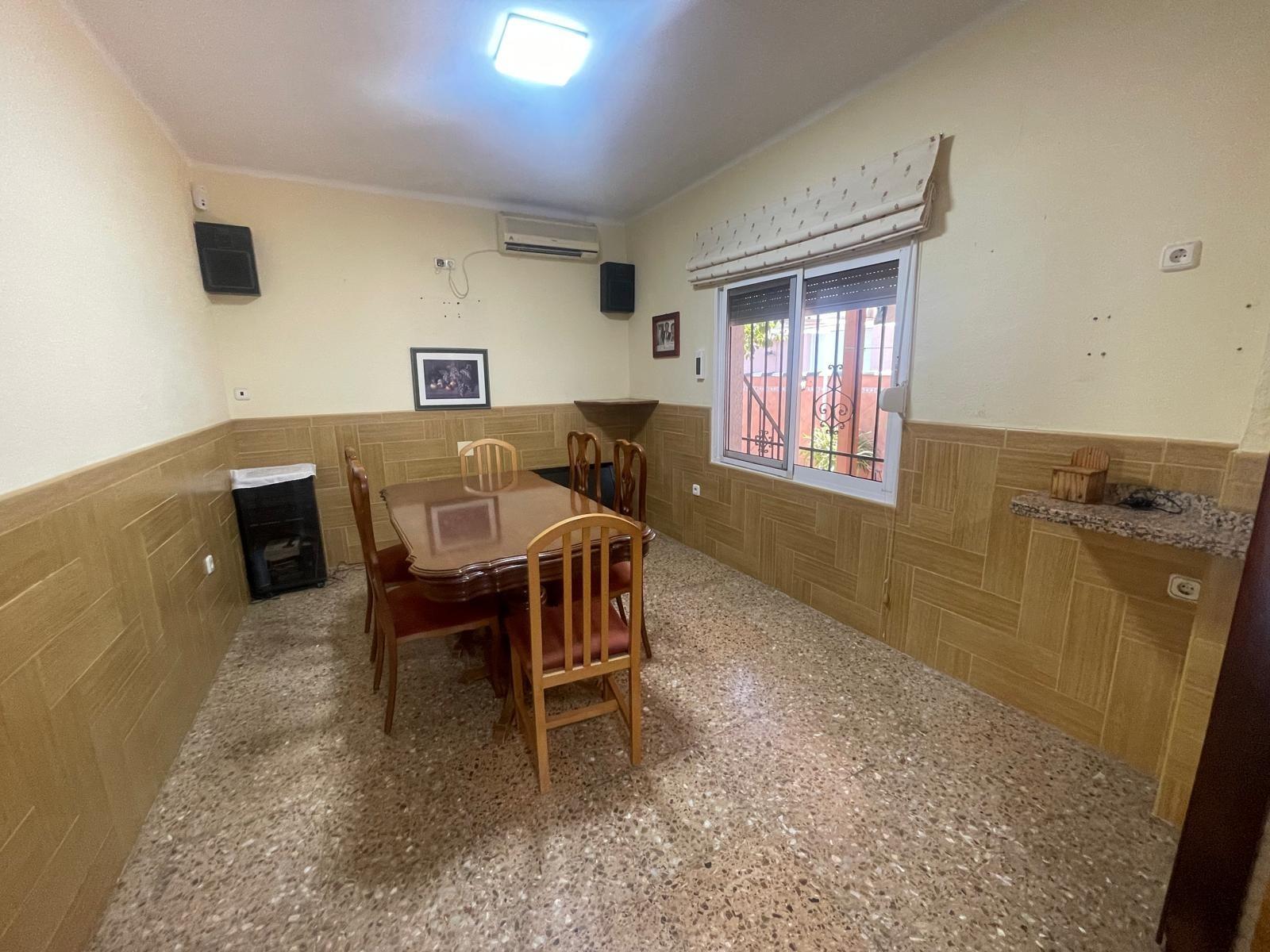 Villa independiente en Miraflores del Palo