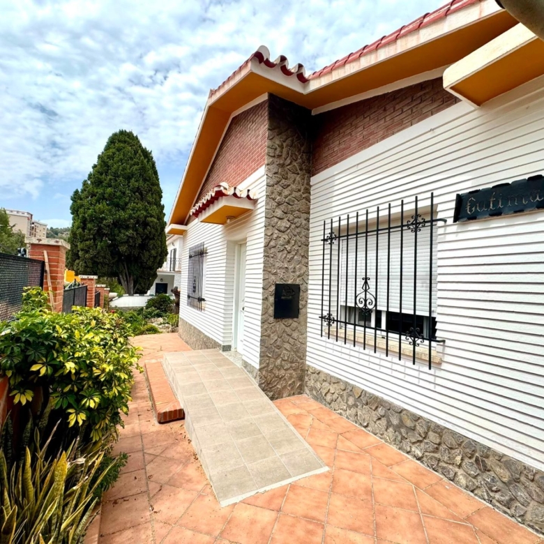Villa independiente en Miraflores del Palo