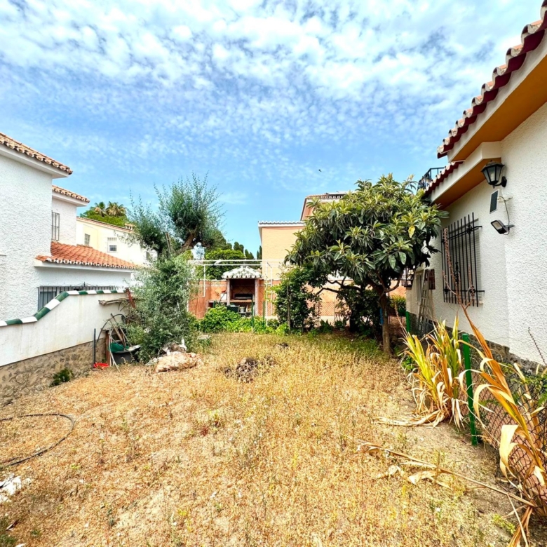 Villa independiente en Miraflores del Palo