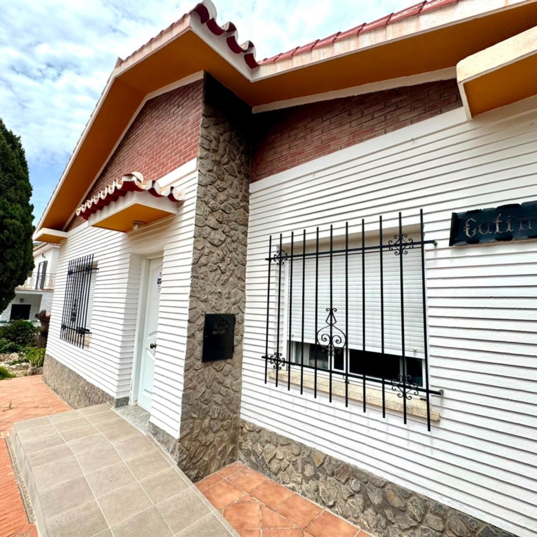 Villa independiente en Miraflores del Palo
