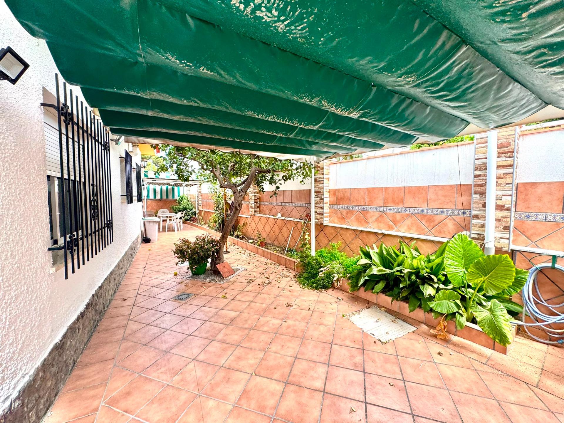 Villa independiente en Miraflores del Palo