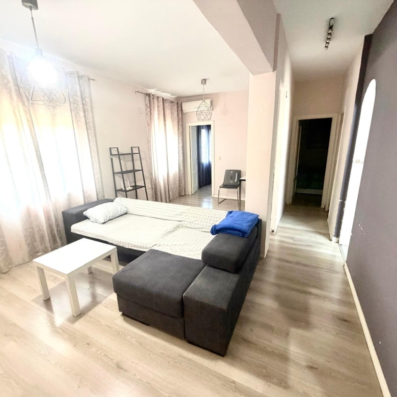 Piso de dos habitaciones en Cruz Humilladero