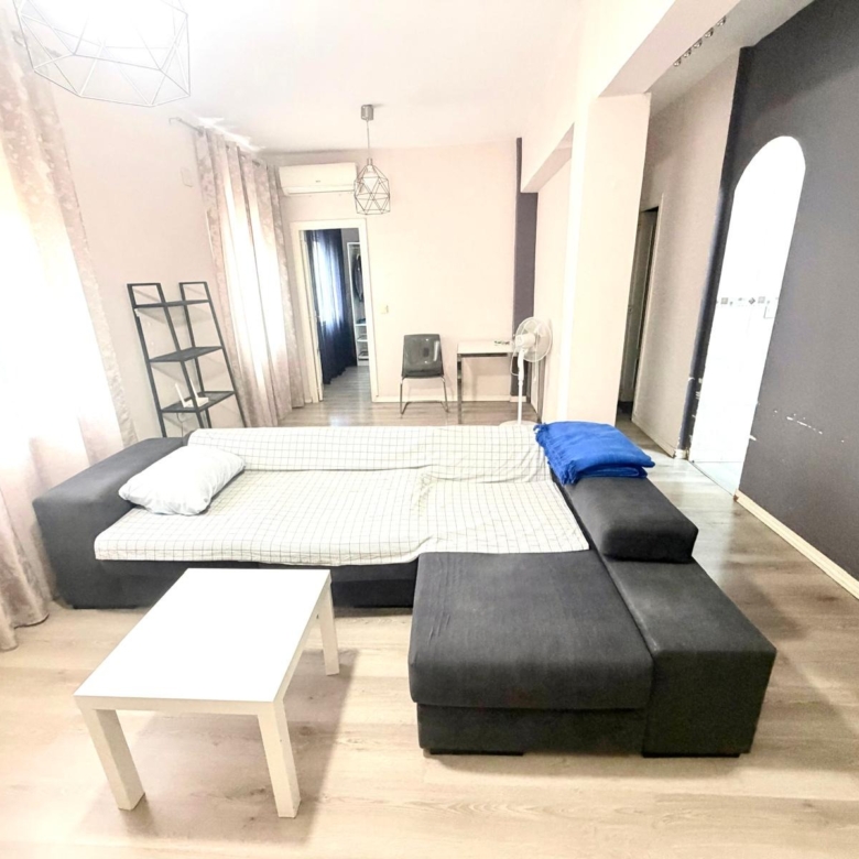 Piso de dos habitaciones en Cruz Humilladero