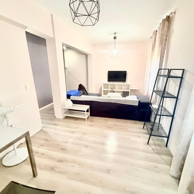 Piso de dos habitaciones en Cruz Humilladero