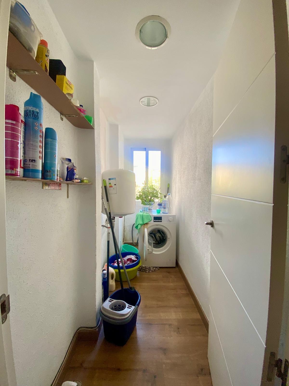 Piso en venta a 5 minutos andando de la playa, 4 habitaciones, amplia terraza y vistas.