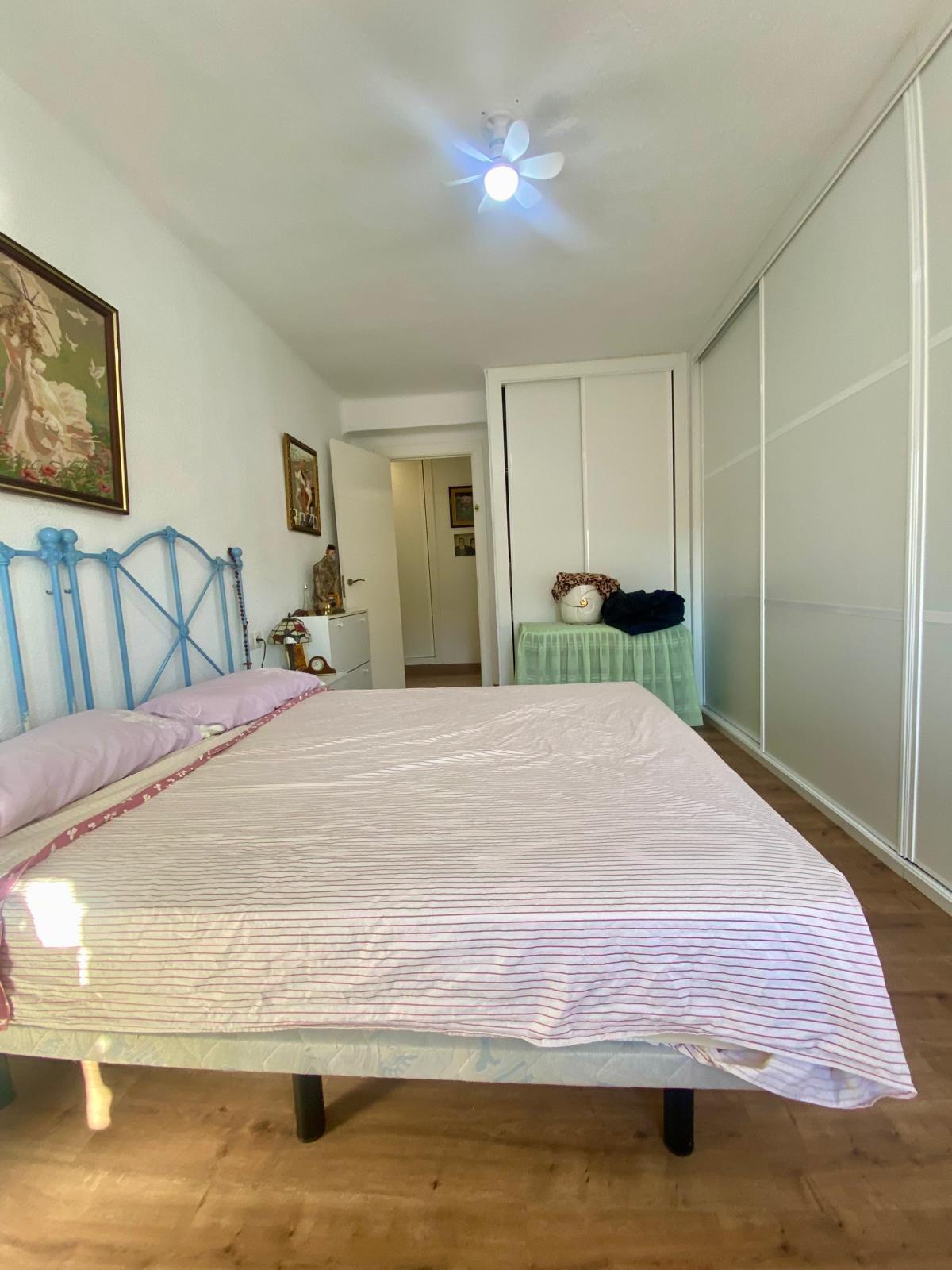 Piso en venta a 5 minutos andando de la playa, 4 habitaciones, amplia terraza y vistas.