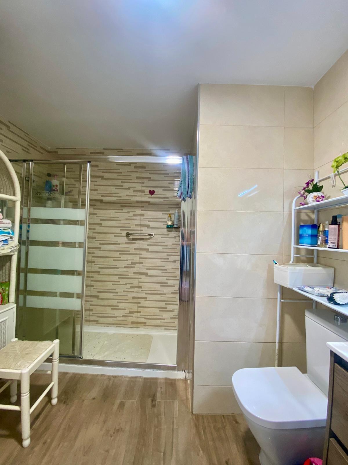 Piso en venta a 5 minutos andando de la playa, 4 habitaciones, amplia terraza y vistas.