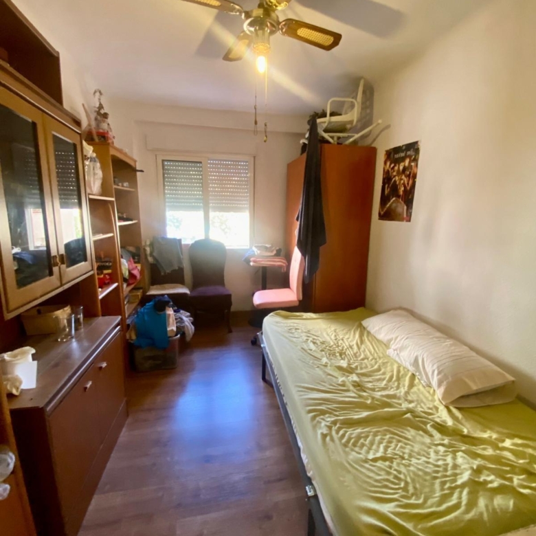 Piso en venta a 5 minutos andando de la playa, 4 habitaciones, amplia terraza y vistas.