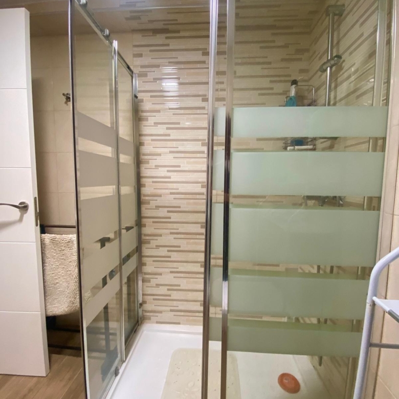 Piso en venta a 5 minutos andando de la playa, 4 habitaciones, amplia terraza y vistas.