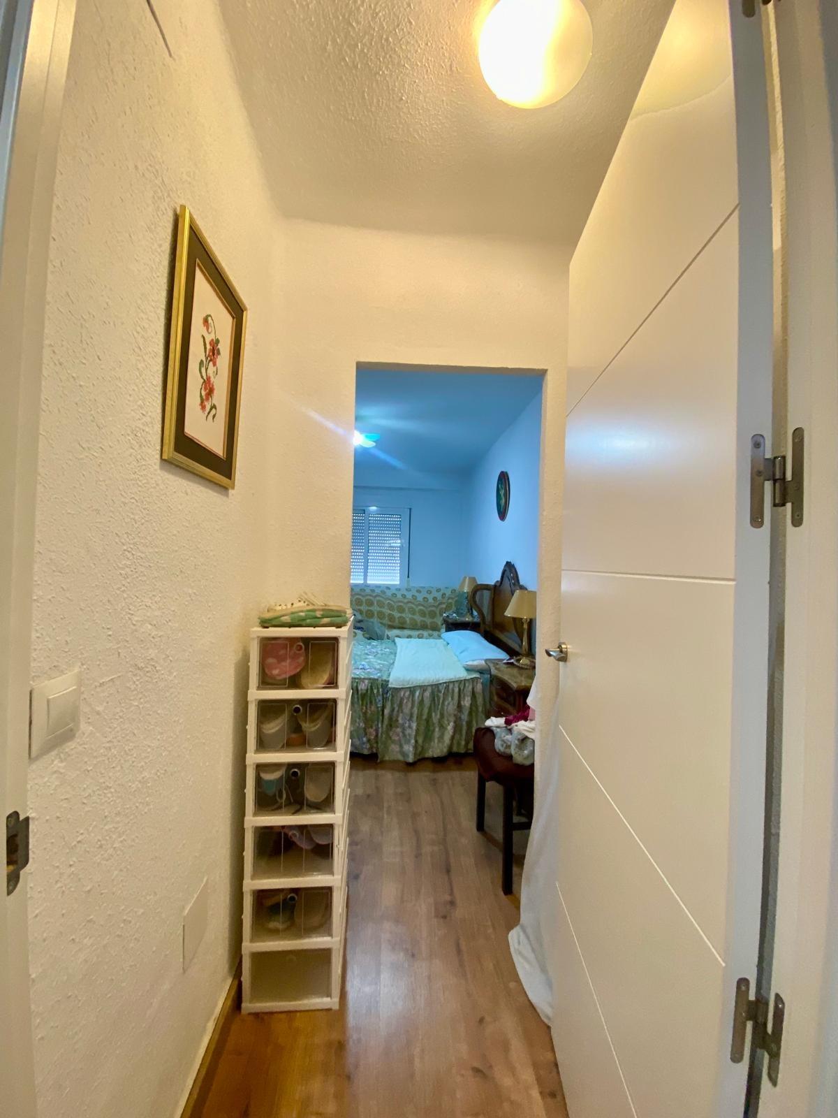 Piso en venta a 5 minutos andando de la playa, 4 habitaciones, amplia terraza y vistas.