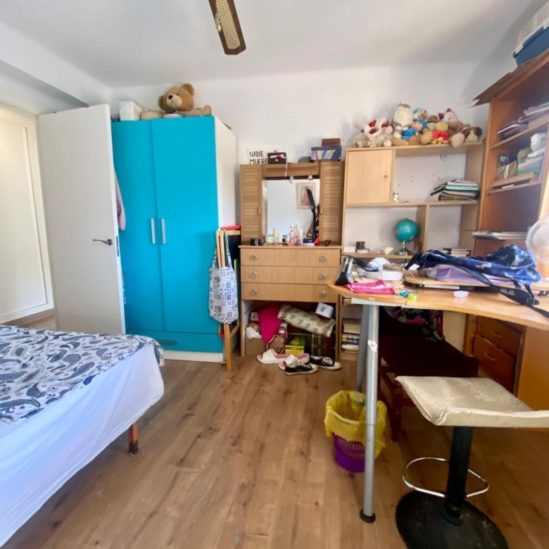 Piso en venta a 5 minutos andando de la playa, 4 habitaciones, amplia terraza y vistas.