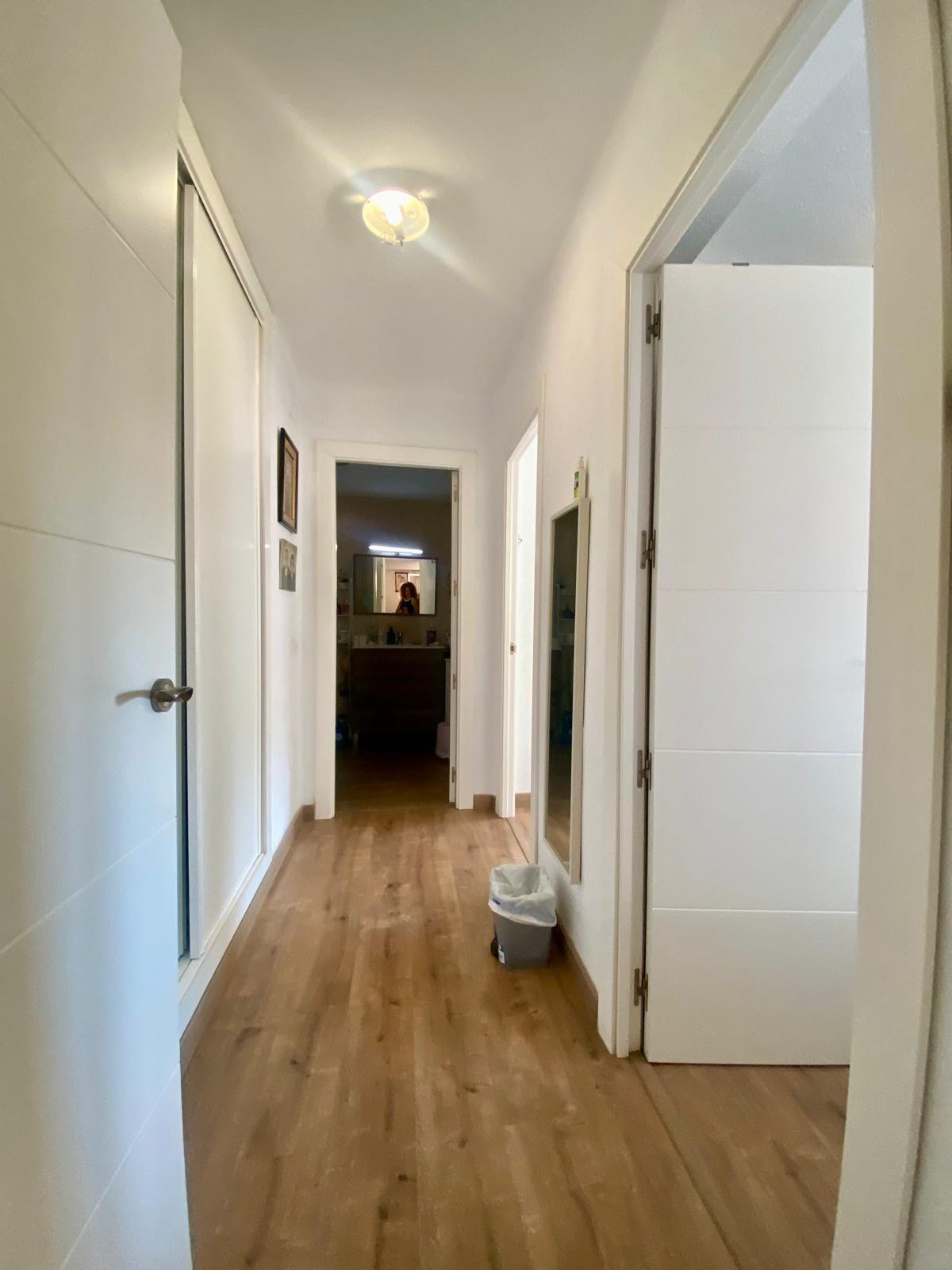 Piso en venta a 5 minutos andando de la playa, 4 habitaciones, amplia terraza y vistas.