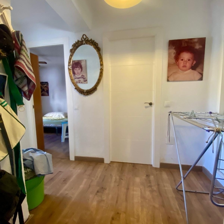 Piso en venta a 5 minutos andando de la playa, 4 habitaciones, amplia terraza y vistas.