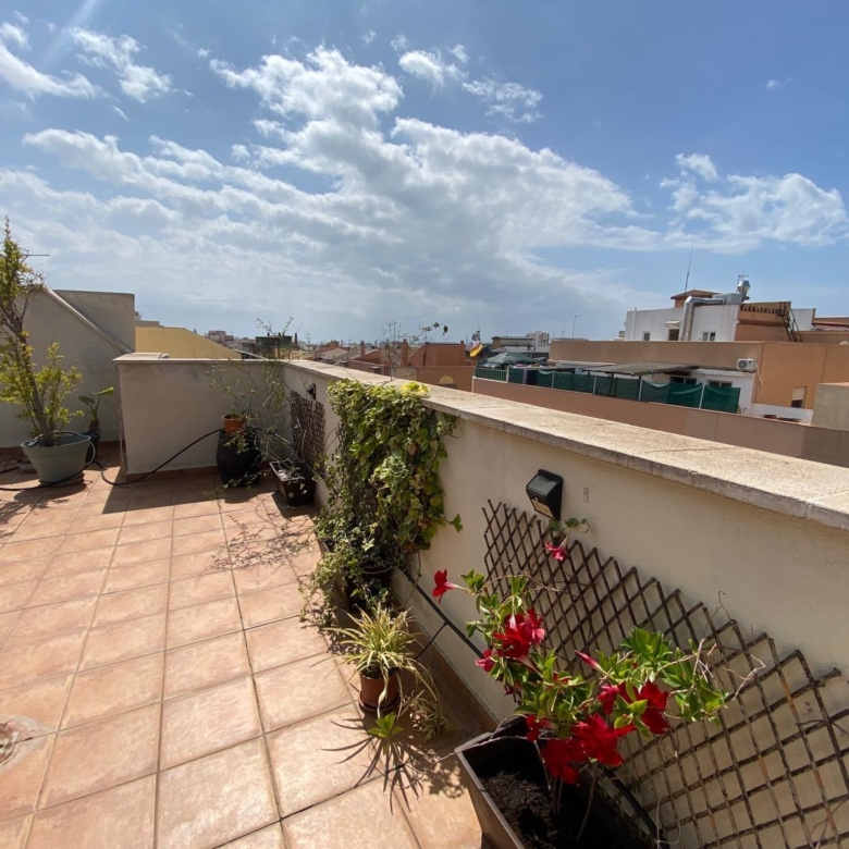 ATICO EN VENTA EN ZONA SUAREZ, CON TERRAZA DE 65 M2