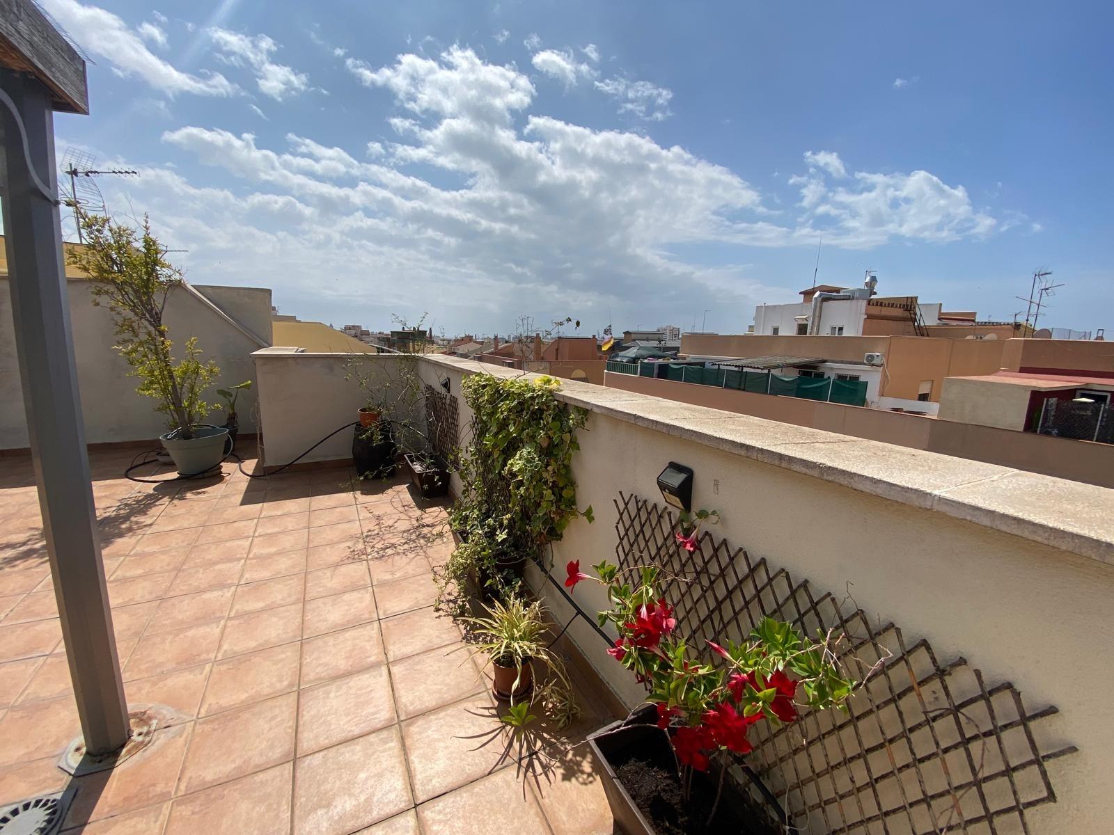 ATICO EN VENTA EN ZONA SUAREZ, CON TERRAZA DE 65 M2