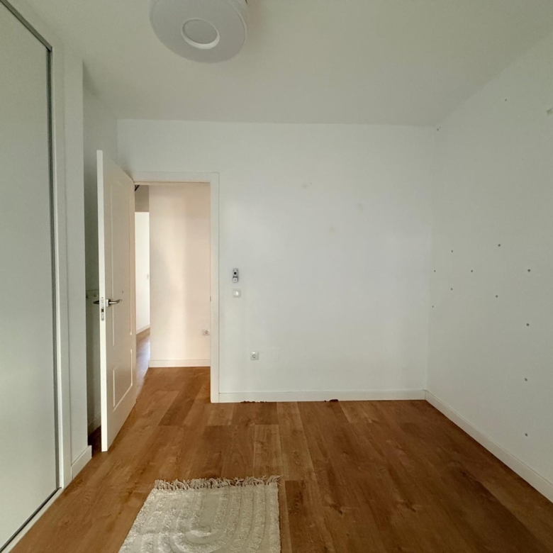 PISO EN ZONA CARLOS HAYA