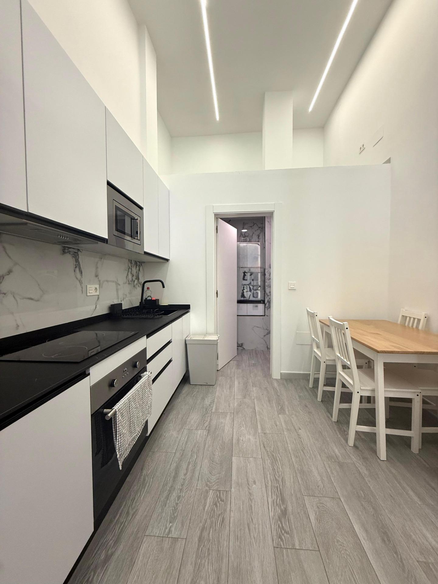 Espectacular apartamento a estrenar a un paso del centro histórico de Málaga con licencia vacacional
