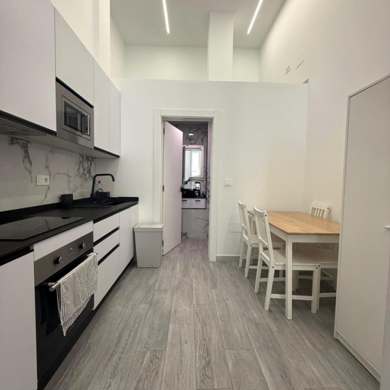 Espectacular apartamento a estrenar a un paso del centro histórico de Málaga con licencia vacacional