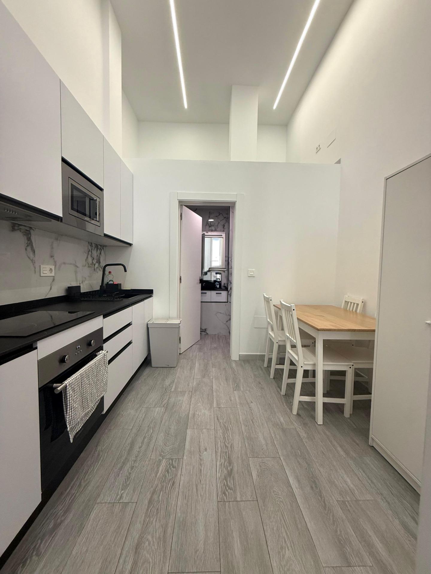 Espectacular apartamento a estrenar a un paso del centro histórico de Málaga con licencia vacacional
