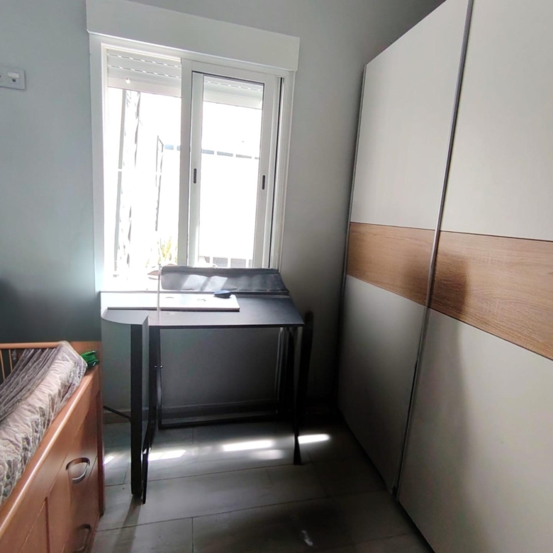 Piso en Carranque, para entrar, con bonito patio privado