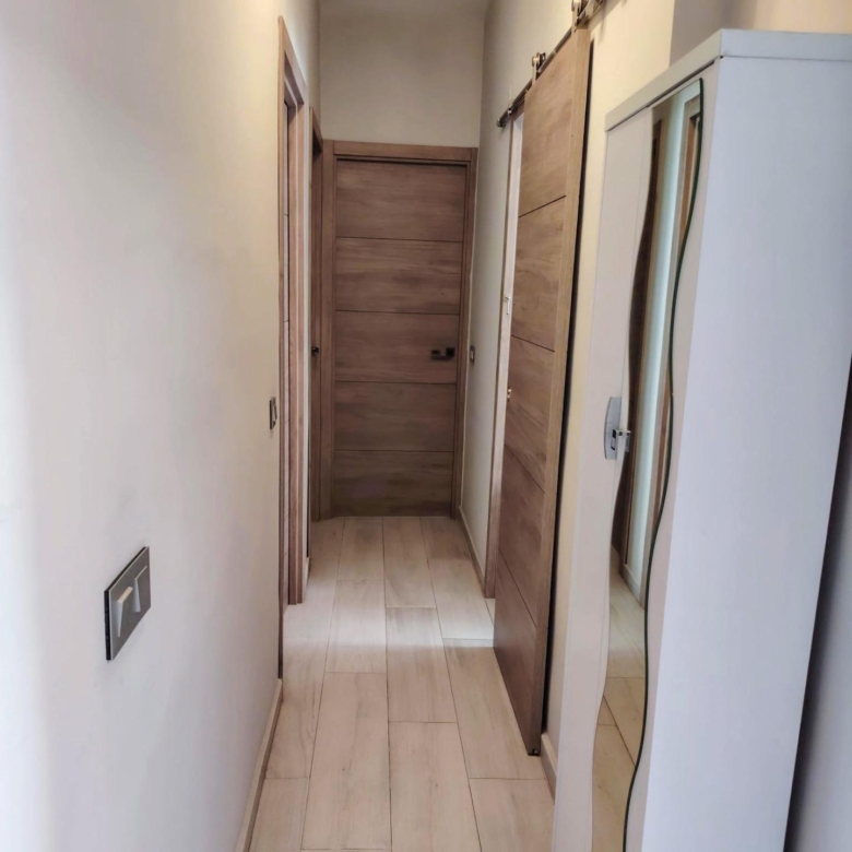 Piso en Carranque, para entrar, con bonito patio privado