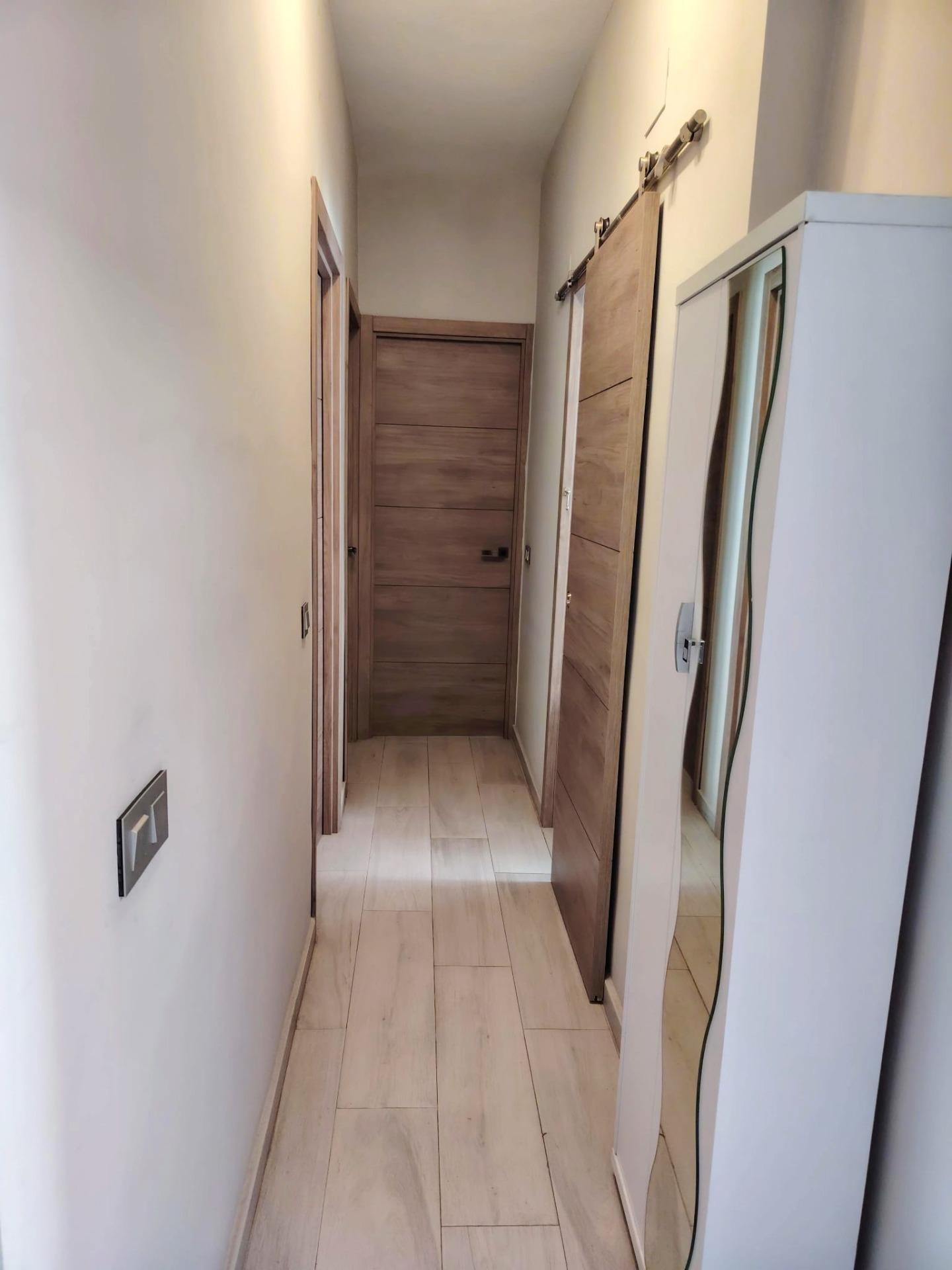 Piso en Carranque, para entrar, con bonito patio privado