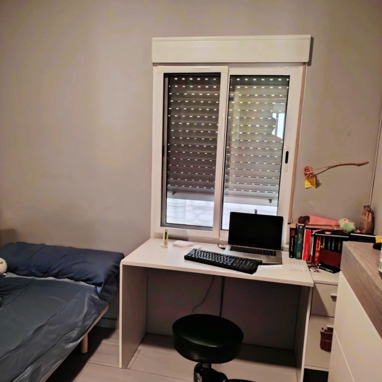 Piso en Carranque, para entrar, con bonito patio privado