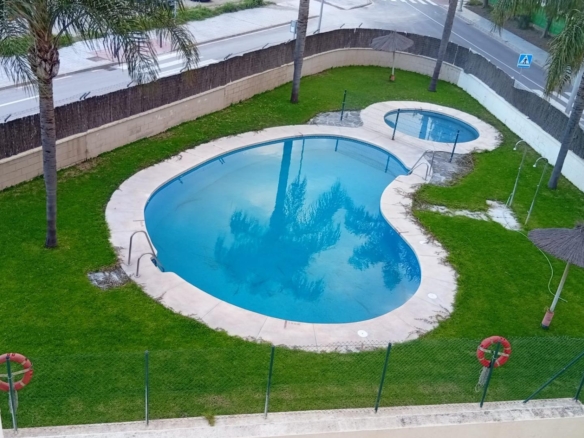 Piso amplio en calle Dolores Ibarruri (Avenida Europa- Puerta de Málaga).