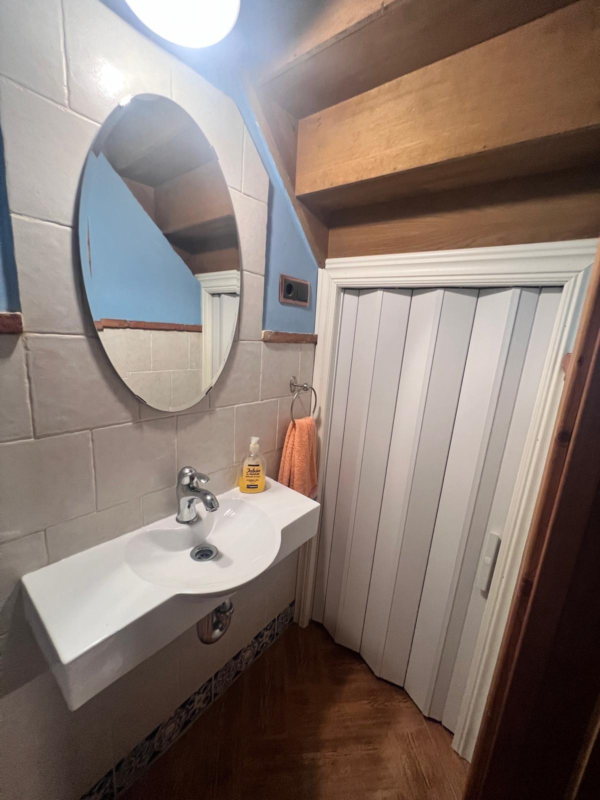 Casa en venta en Yunquera, vistas espectaculares y parcela de 1.600 m². A sólo 500m2 del pueblo. Con licencia turística.