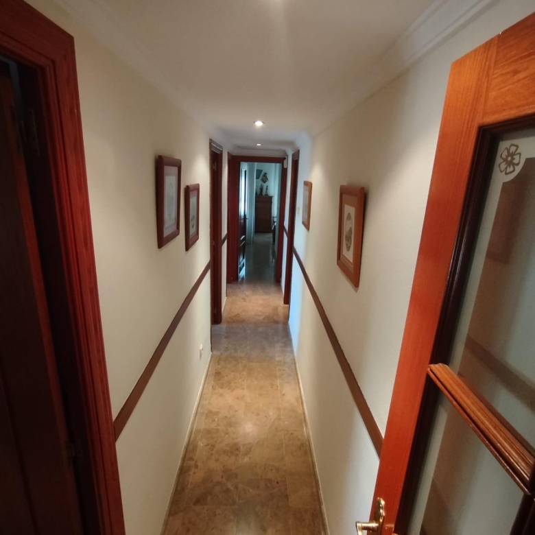 Piso amplio en calle Dolores Ibarruri (Avenida Europa- Puerta de Málaga).