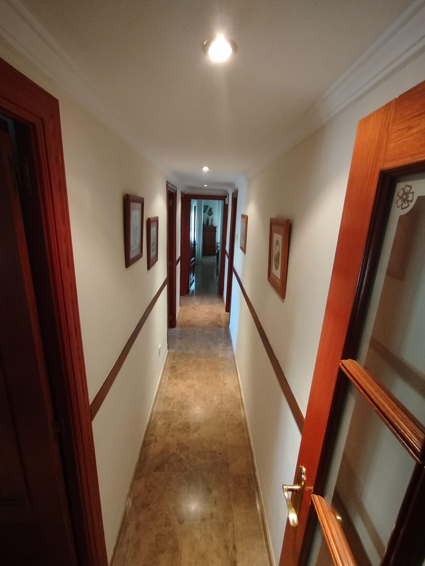 Piso amplio en calle Dolores Ibarruri (Avenida Europa- Puerta de Málaga).