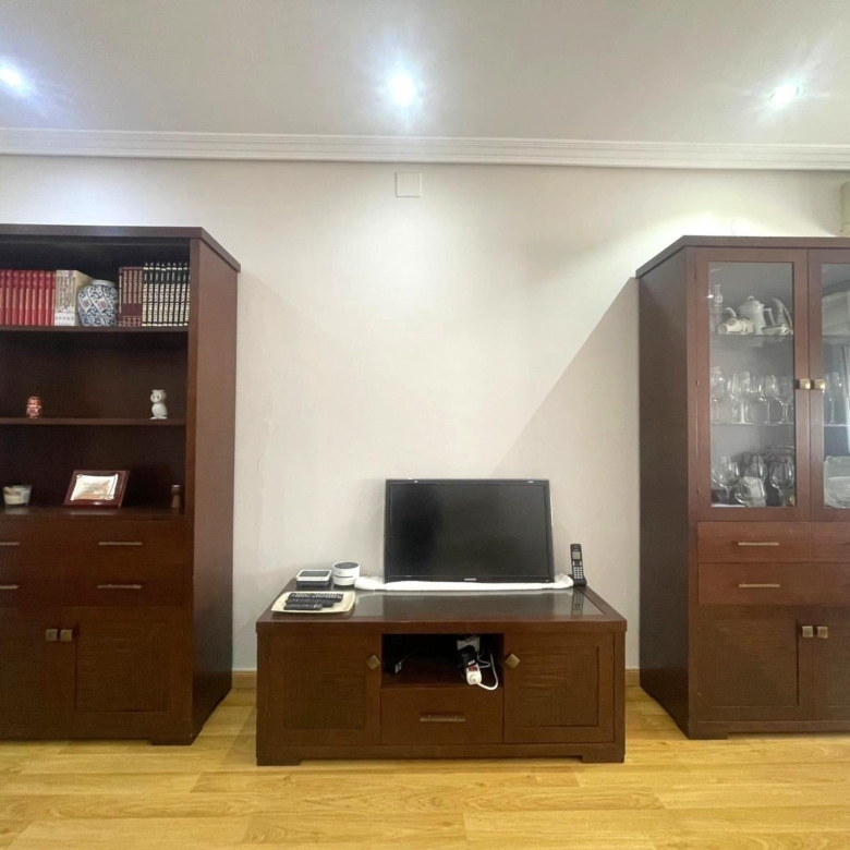 Gran piso en venta en recinto cerrado con terraza y garaje a 2 minutos de la playa.