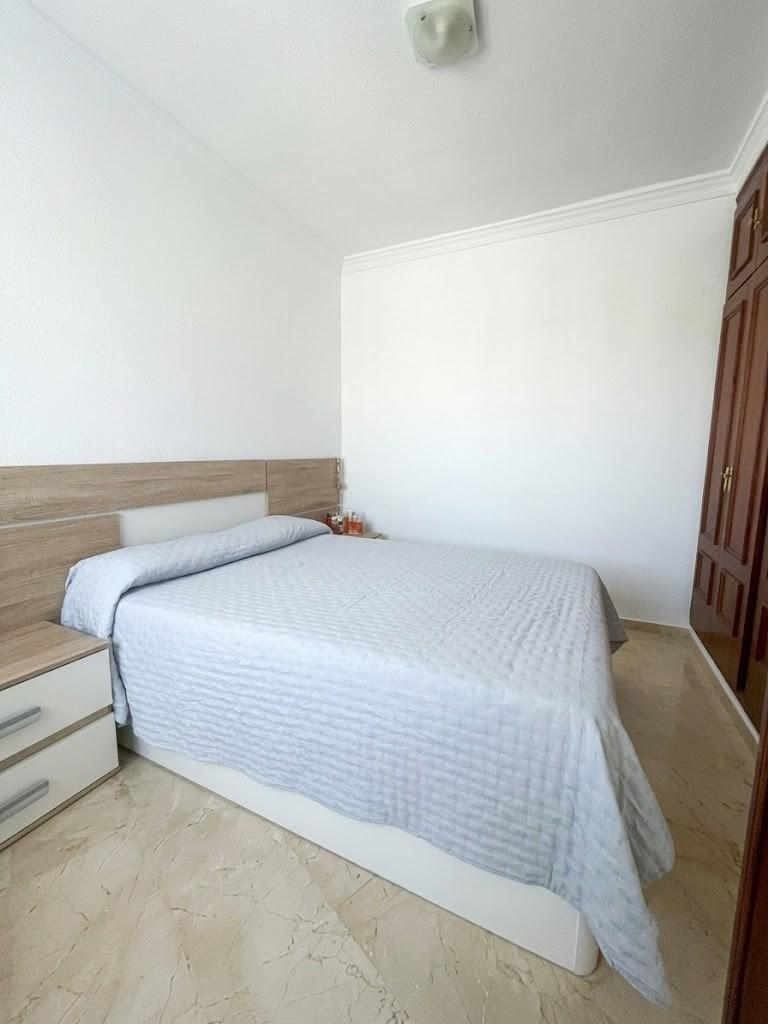 Piso en venta en pleno centro de Málaga con 3 habitaciones, terraza adosa y patio