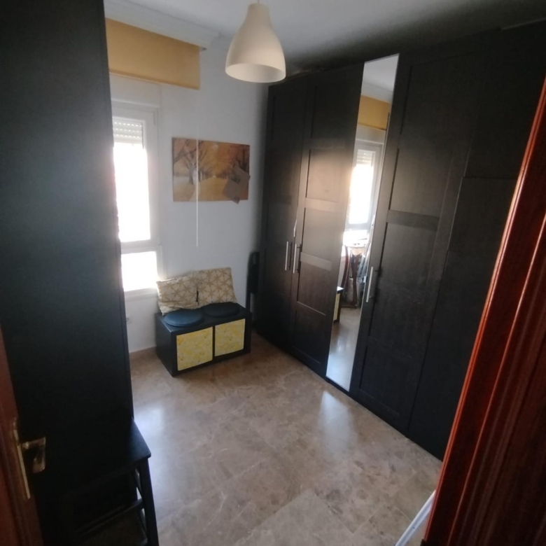 Piso amplio en calle Dolores Ibarruri (Avenida Europa- Puerta de Málaga).