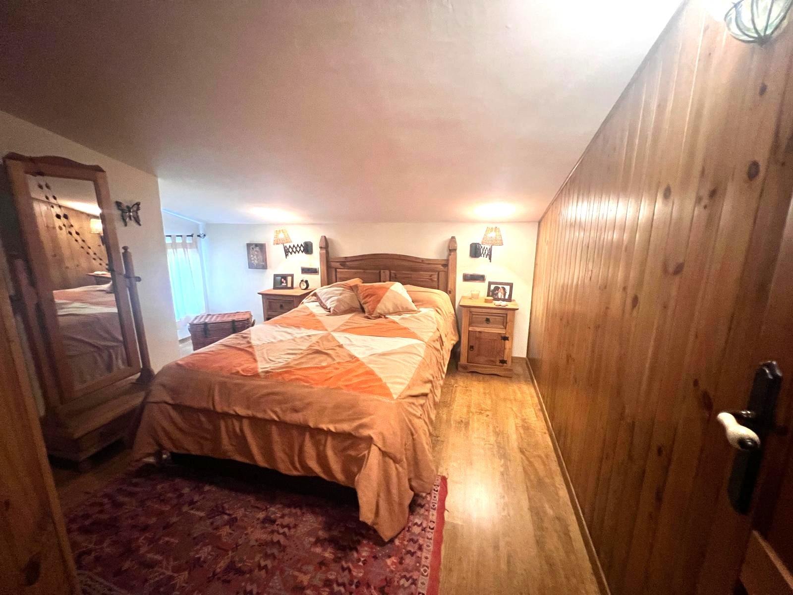 Casa en venta en Yunquera, vistas espectaculares y parcela de 1.600 m². A sólo 500m2 del pueblo. Con licencia turística.