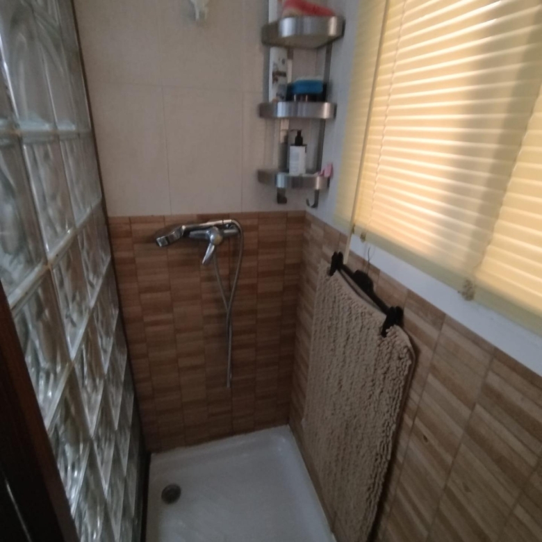 Piso amplio en calle Dolores Ibarruri (Avenida Europa- Puerta de Málaga).