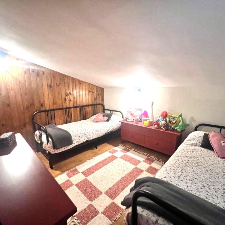 Casa en venta en Yunquera, vistas espectaculares y parcela de 1.600 m². A sólo 500m2 del pueblo. Con licencia turística.
